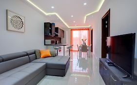 La Rive Apartment